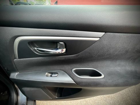 Used 2015 Nissan Altima 2.5 SV FWD image 26