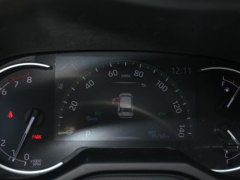 Used 2024 Toyota RAV4 XLE w/ Convenience Package FWD image 14