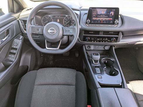 Used 2024 Nissan Rogue SV image 25