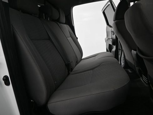 Used 2022 Toyota Tacoma SR AWD/4WD image 9