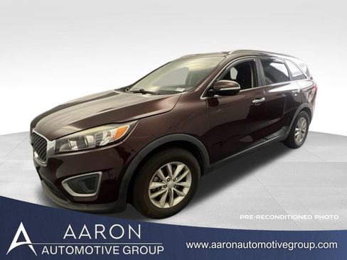 Used 2017 Kia Sorento FWD w/ LX Convenience Package image 1