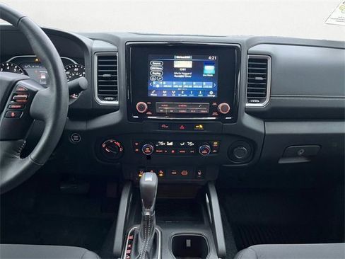 Used 2024 Nissan Frontier SV w/ SV Convenience Package image 12