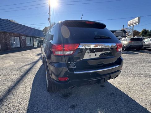 Used 2013 Jeep Grand Cherokee Overland image 20