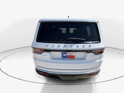 Used 2024 Jeep Wagoneer Series II w/ Flexible Seating Group RWD image 22