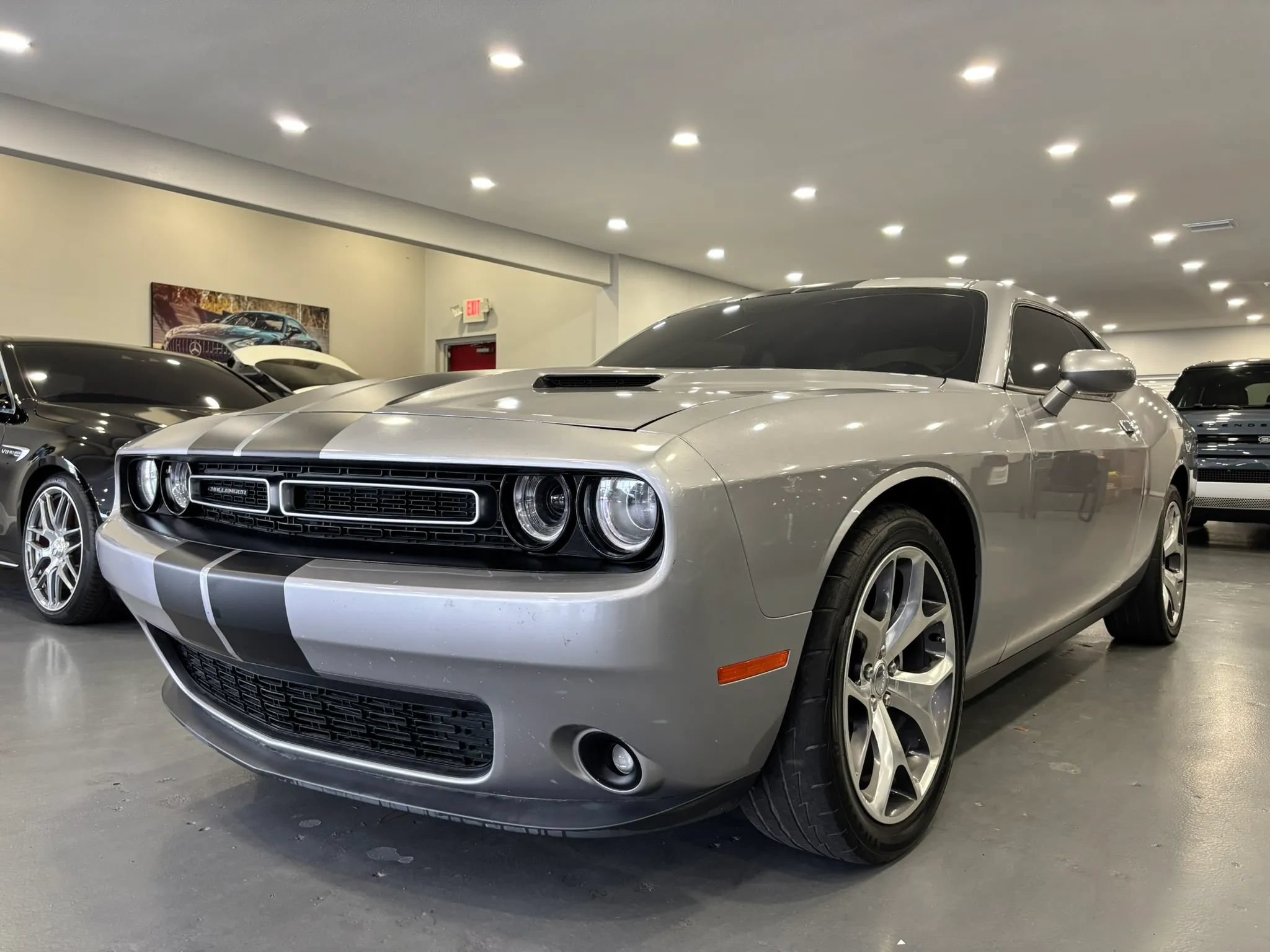 Used 2015 Dodge Challenger SXT Plus RWD image 3