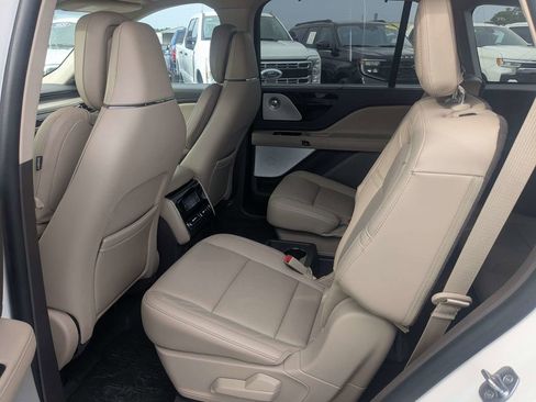 Used 2024 Lincoln Aviator Reserve w/ Equipment Group 201A AWD/4WD image 15