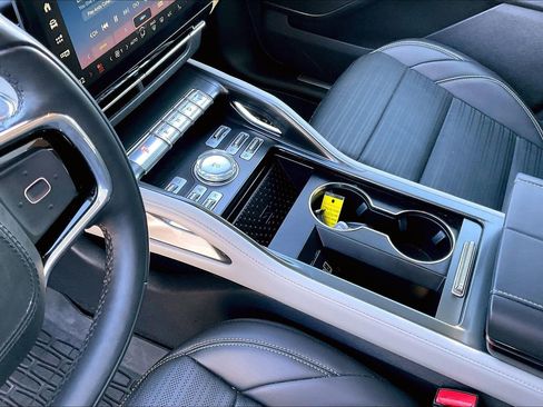 Used 2024 Lincoln Nautilus Reserve w/ Equipment Group 202A image 18