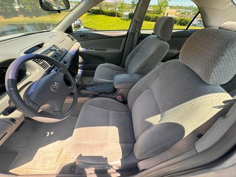 Used 2002 Toyota Camry XLE FWD image 24
