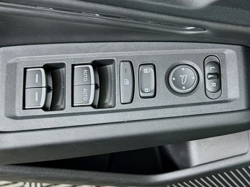 Used 2025 Honda Accord SE image 15