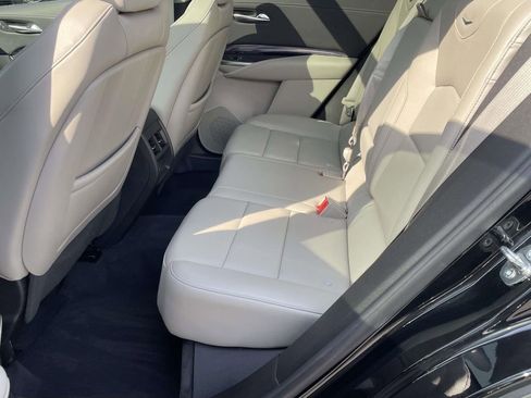 Certified 2023 Cadillac XT4 Luxury image 14