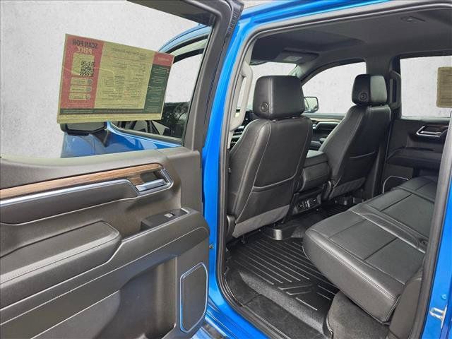 Used 2022 Chevrolet Silverado 1500 LT w/ Safety Package AWD/4WD image 16