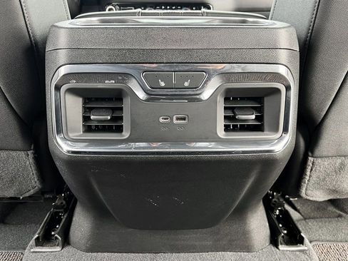 Used 2024 Chevrolet Silverado 2500 High Country image 21