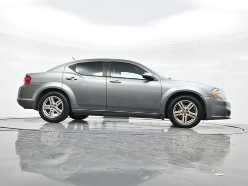Used 2012 Dodge Avenger SXT image 44