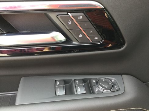 New 2026 Chevrolet Suburban Premier image 11