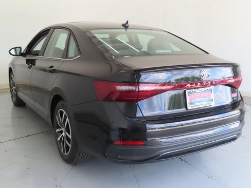 New 2026 Volkswagen Jetta SE FWD image 6