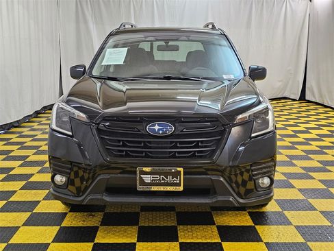 Used 2022 Subaru Forester Premium image 8