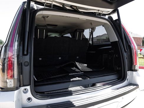 Used 2019 Cadillac Escalade ESV Luxury image 60