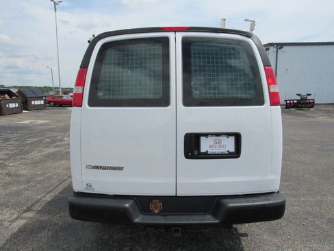 Used 2015 Chevrolet Express 2500 RWD image 3