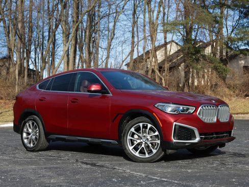 Used 2022 BMW X6 xDrive40i w/ Executive Package image 9