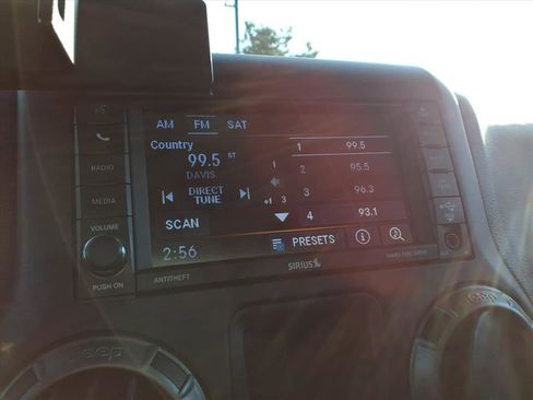 Used 2018 Jeep Wrangler Sport image 18