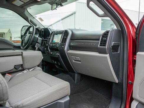 Used 2019 Ford F250 XLT w/ XLT Premium Package image 34