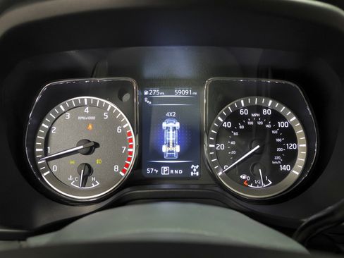 Used 2017 Nissan Titan PRO-4X w/ Pro-4x Convenience Package image 3