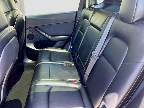 Used 2025 Tesla Model Y Long Range AWD/4WD image 25