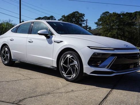 New 2026 Hyundai Sonata SEL FWD image 2