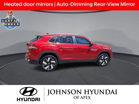 Used 2024 Volkswagen Atlas Cross Sport SE w/ Panoramic Sunroof Package FWD image 9