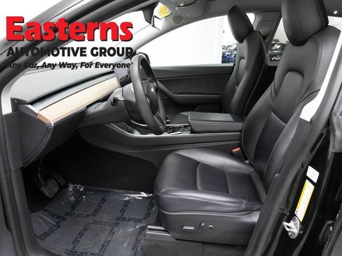 Used 2021 Tesla Model Y Long Range AWD/4WD image 14
