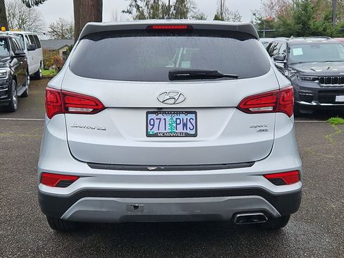 Used 2018 Hyundai Santa Fe Sport image 4