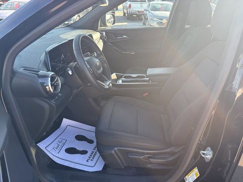 Used 2025 Chevrolet Equinox LT image 9