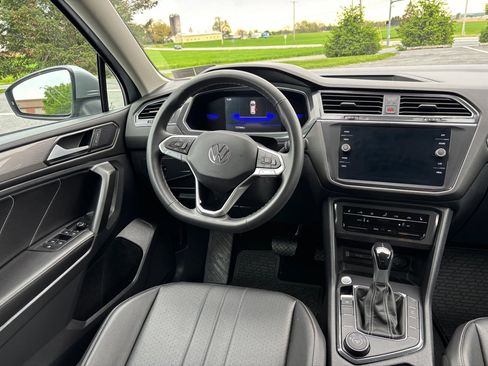 Used 2022 Volkswagen Tiguan SE AWD/4WD image 23