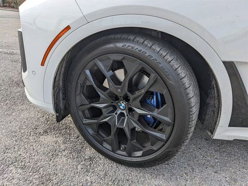 Used 2024 BMW X7 M60i w/ Executive Package image 29
