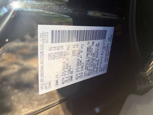 Used 2025 Nissan Rogue SV FWD image 31