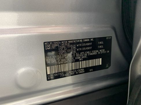 Used 2021 Toyota RAV4 XLE w/ Convenience Package image 12