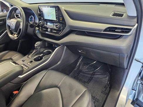 Used 2022 Toyota Highlander XLE image 30