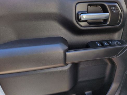 Used 2023 Chevrolet Silverado 1500 Custom image 11