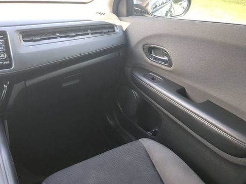 Used 2019 Honda HR-V LX image 16