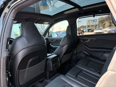 Used 2023 Audi SQ7 Prestige w/ Prestige Package image 23