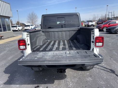 Used 2021 Jeep Gladiator Willys image 15