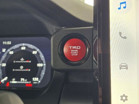 Used 2024 Toyota Tacoma TRD Off-Road w/ TRD Off Road Premium Package image 31