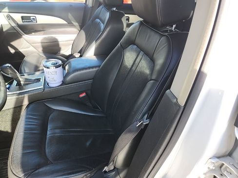 Used 2013 Lincoln MKX Base image 12