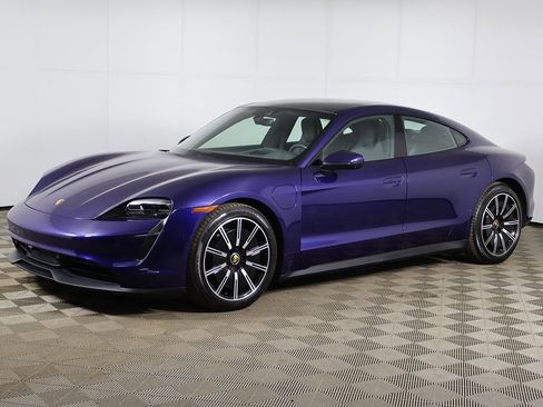 Used 2023 Porsche Taycan image 10