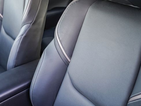 Certified 2023 Toyota Prius XLE image 26