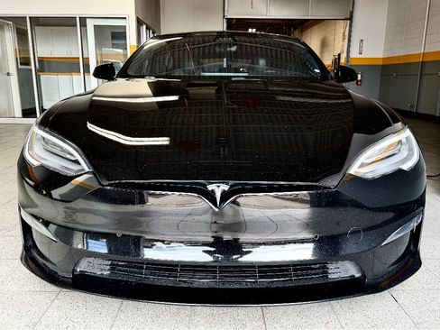 Used 2022 Tesla Model S Plaid AWD/4WD image 3