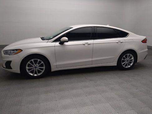 Used 2019 Ford Fusion SE FWD image 2