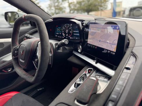 Used 2023 Chevrolet Corvette Stingray Premium Cpe w/ Z51 Performance Package RWD image 29