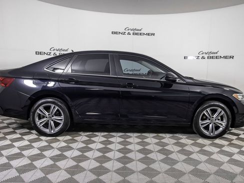 Used 2024 Volkswagen Jetta SE FWD image 17