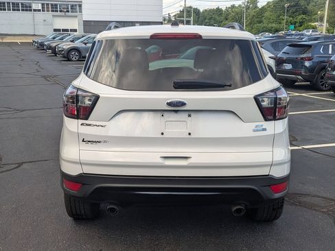Used 2017 Ford Escape SE w/ SE Sport Appearance Package AWD/4WD image 3